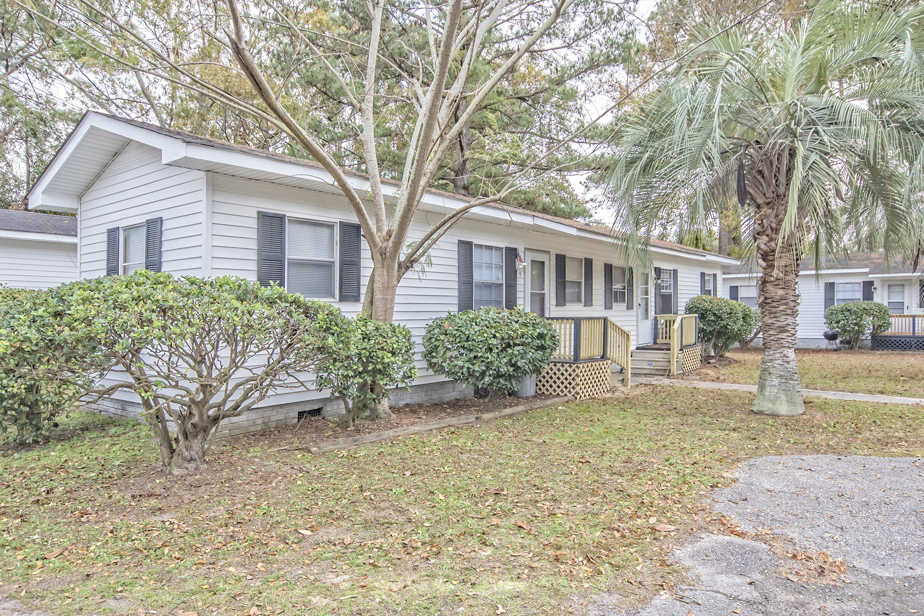 1102 Hillside Dr